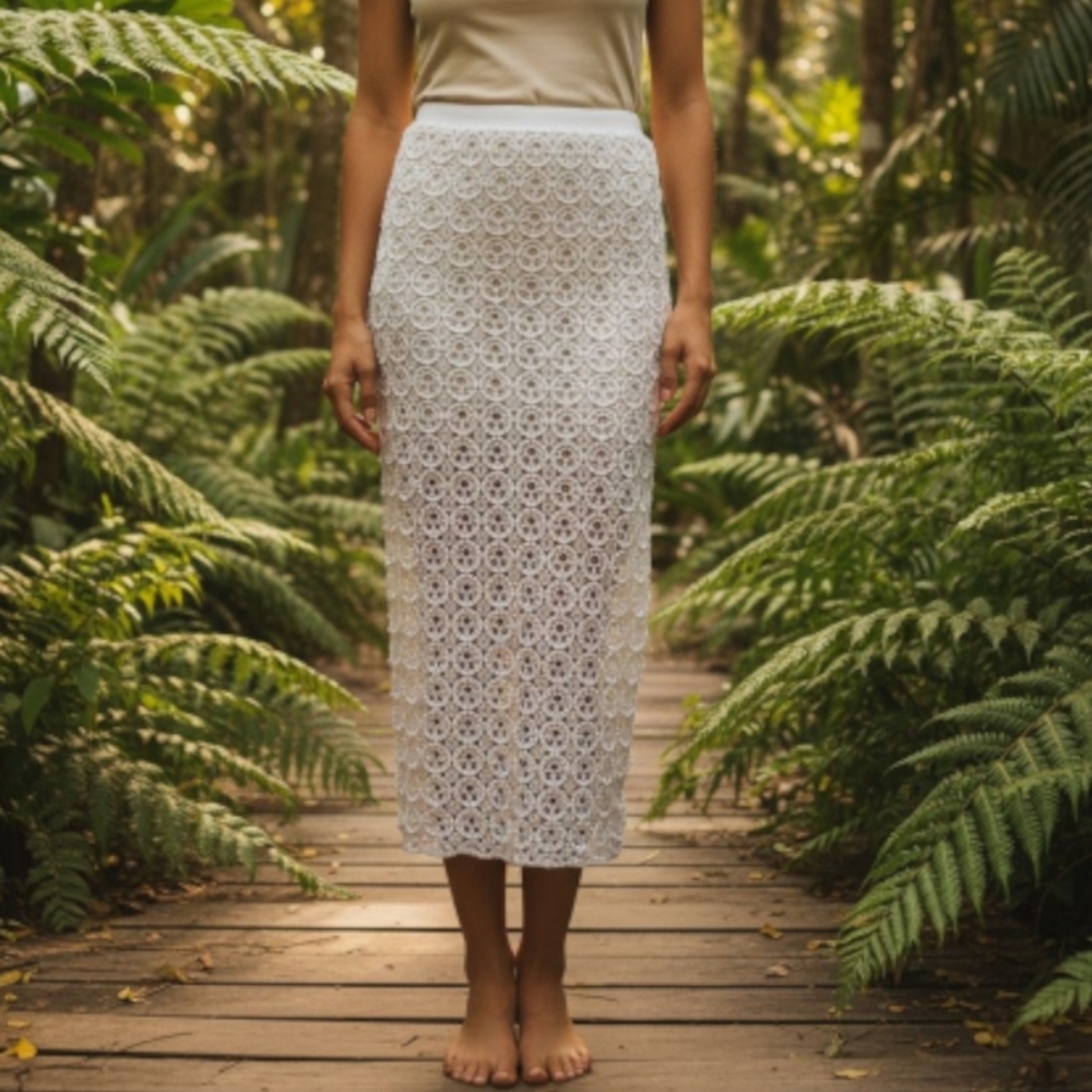 Elegant White Lace Skirt Size Small